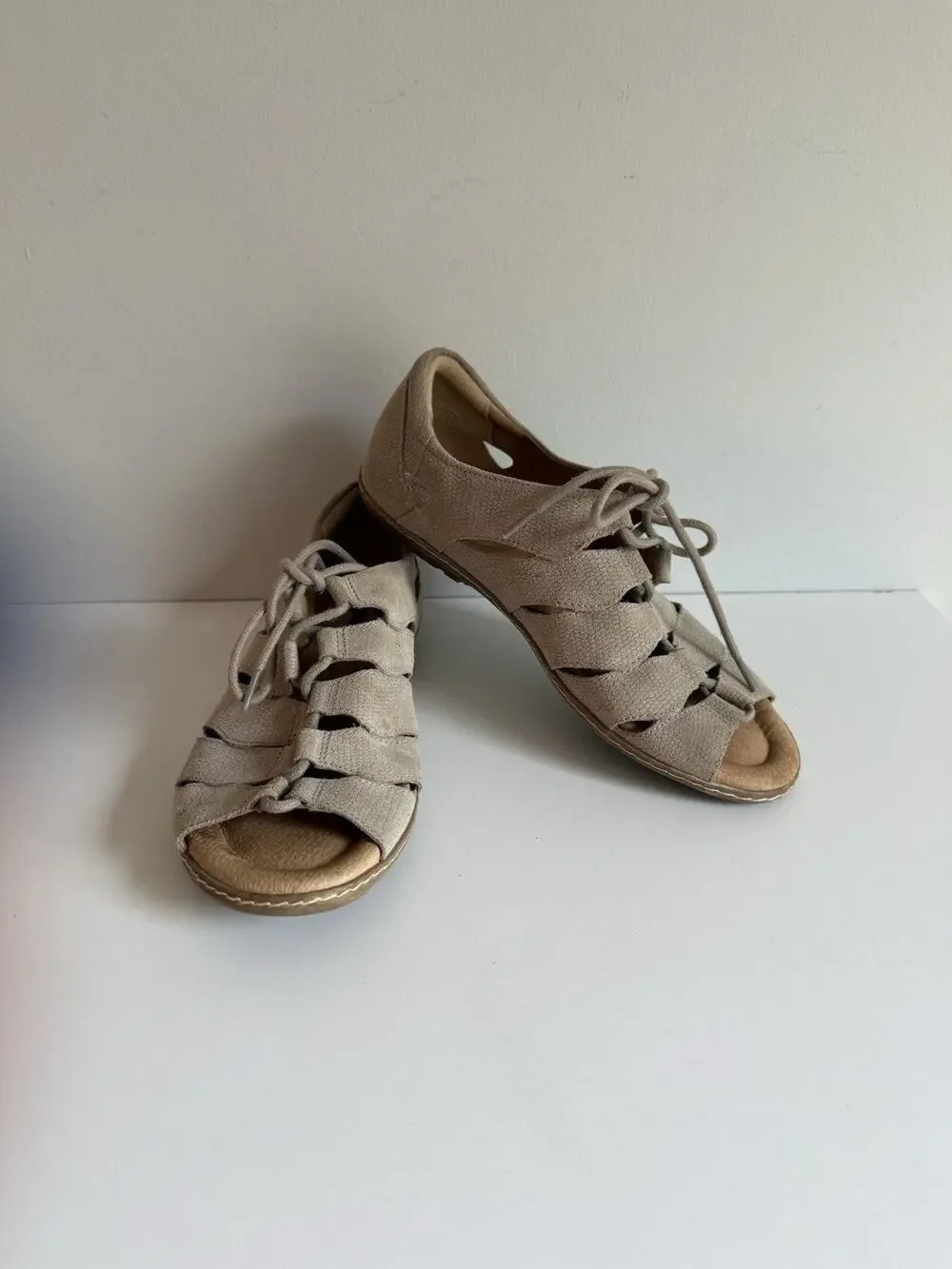 Earth Plover Gladiator Sandals Women's Size 7 Taupe Nubuck Lace-Up Comfort